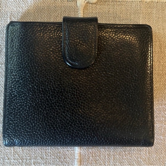 CHANEL Black Caviar Wallet - Picture 4 of 10